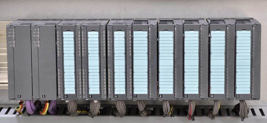 Schneider Programmable Logic Controller_